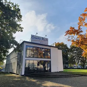 verificați disponibilitatea