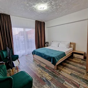 5 Bedrooms Luxury Guest house
