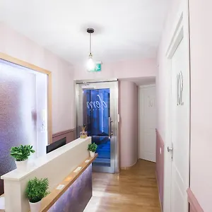 verificați disponibilitatea
