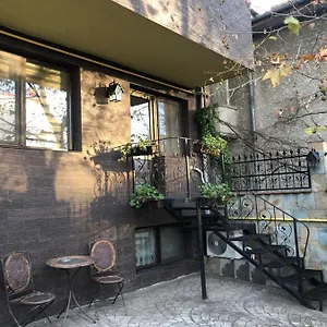 Studio B&B